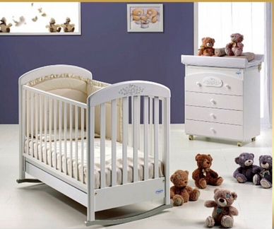 Кроватка качалка и пеленальный комод с ванночкой