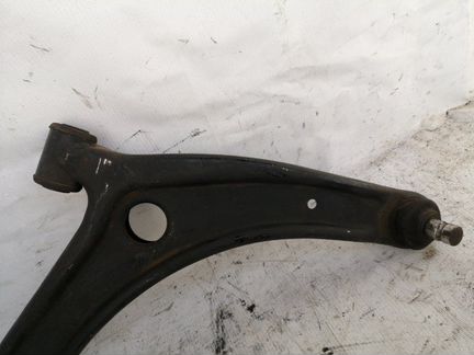 Рычаг подвески передний правый Mitsubishi Lancer