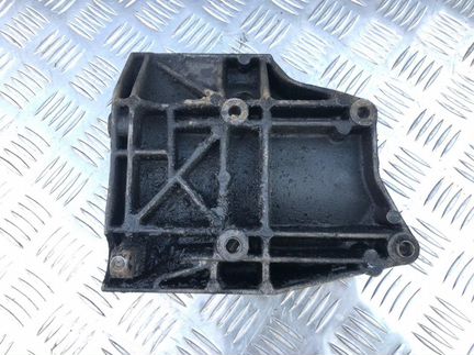 Кронштейн генератора Sprinter 2.9 R6031550735
