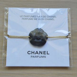 Chanel - браслет на золотои нити с маленьким керам
