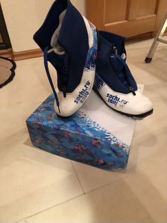 Лыжные ботинки