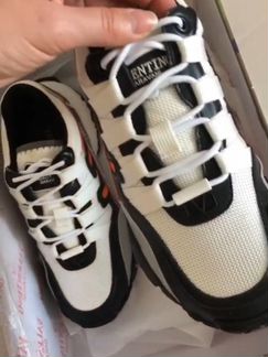 Женские кроссовки valentino