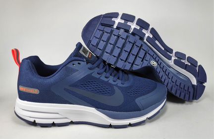Кроссовки Nike