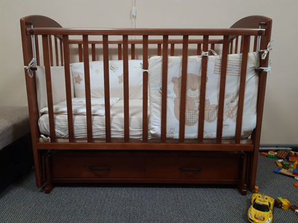 Кровать детская с матрасом