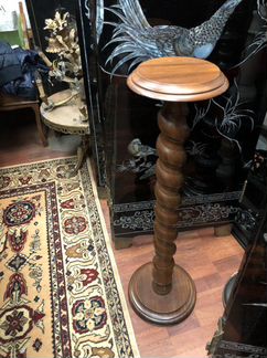 Колонна старинная Бельгия