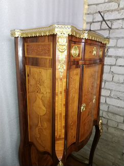 Шкаф антикварный