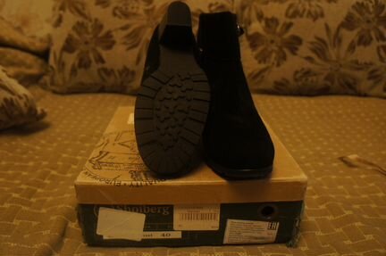 Новые замшевые сапожки