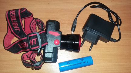 Налобный светодиодный фонарь Bailong BL-0605 с зум