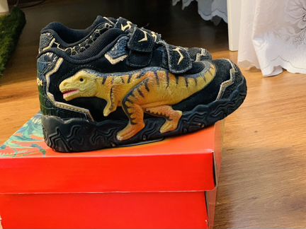 Кроссовки dinosoles 28 р