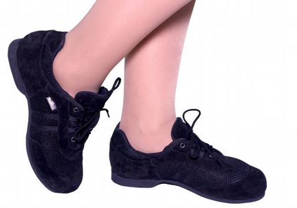 Кроссовки для современного танца