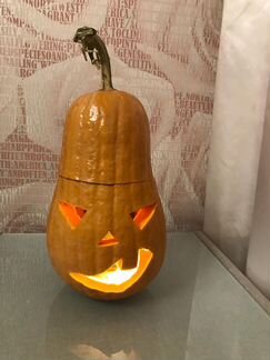 Фонарь из тыквы на Хэллоуин
