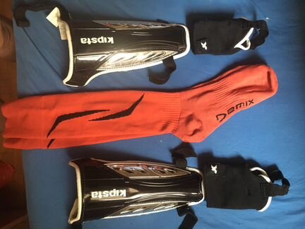 Футбольные щитки