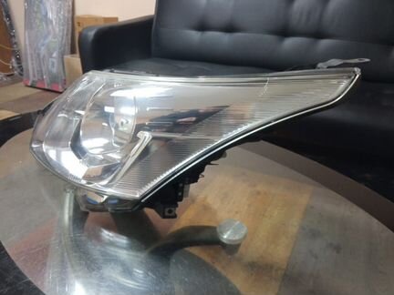 Тойота Авенсис 3 фара передняя левая