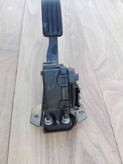 Педаль газа Renault Duster