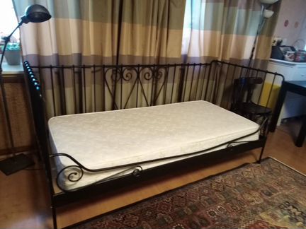 Кровать металлическая