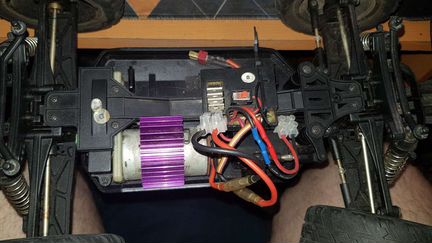 Машина радиоуправляемая трагги WlToys 12404