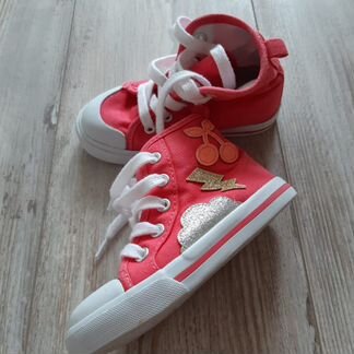 Продаю кеды детские