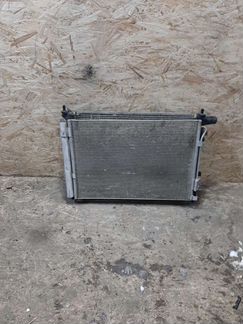 Радиатор охлаждения Hyundai Solaris