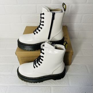 Dr. Martens белые С мехом на высокой подошве