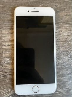 Телефон iPhone 8