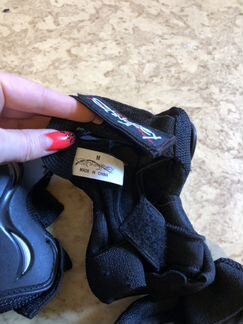 Защита для катания на коньках