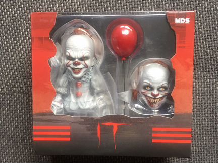 Фигурка клоун Пеннивайз из Оно от Mezco
