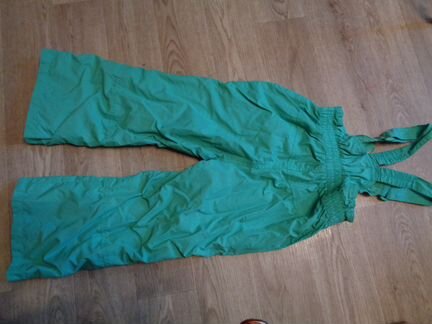 Продам костюм демисезонный на девочку