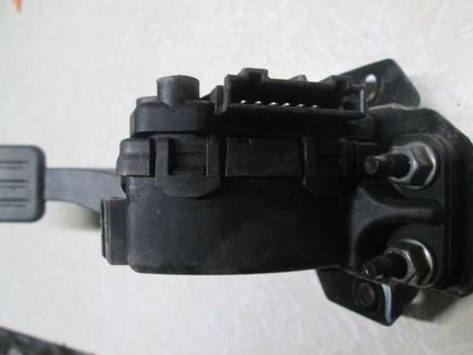 Педаль газа Nissan Almera G15 АКПП 8200589366D