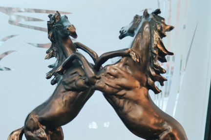 Часы настольные Кони Бронза, империя богачо, ориги