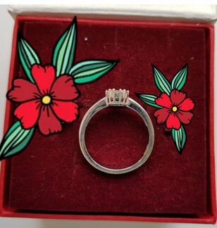 Кольцо из белого золота с бриллиантами