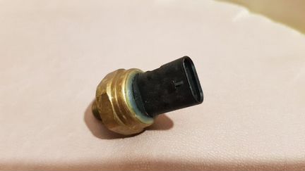 Датчик давления масла A0009050603 Mercedes
