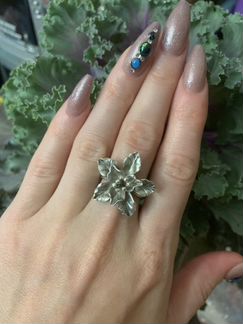 Серебряное кольцо