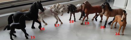 Фигурки лошадей (фирма Schleich)