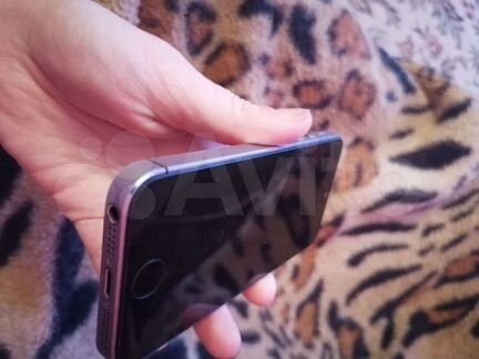 Телефон iPhone 5s