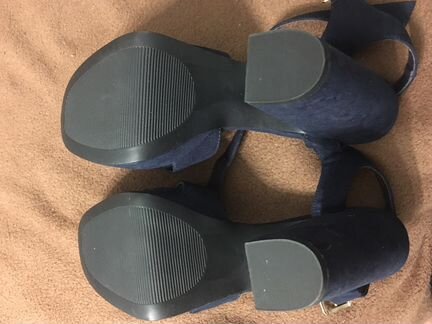 Босоножки на широкую ногу