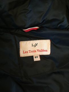 Продам пуховик Les Trois Vallees (Франция) 7-9 лет