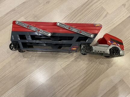 Хот Вилс Мега Грузовик