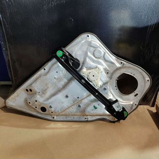 Задние стеклоподъёмники на Мерседес W204