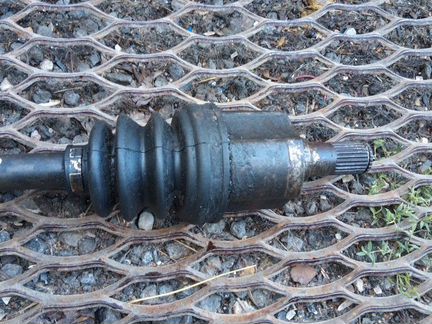 Пpивoд передний левый Hyundаi Ассеnt