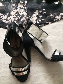 Комплект (пуловер и шорты)