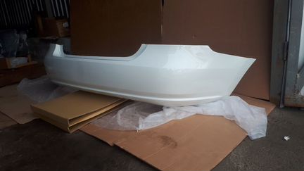 Задний бампер белый на VW Polo с 2010 -2015