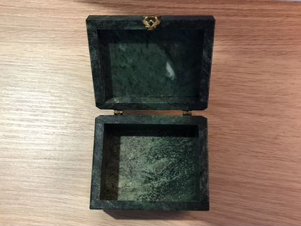 Шкатулка серпентинит