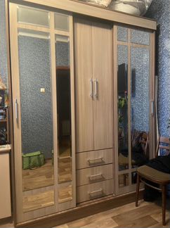 Шкаф и стол