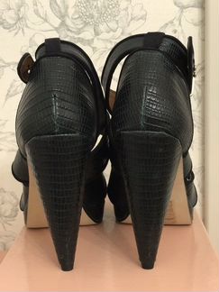 Босоножки на каблуке HM (размер 39). новые