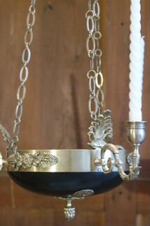 Люстра в стиле ампир на три свечи