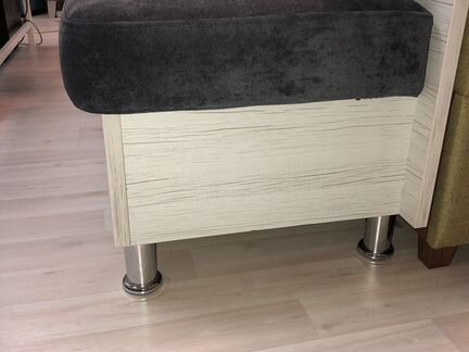 Компактный диван с ящиком для хранения