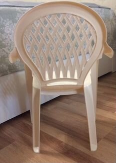 Стул детский пластиковый, состояние отличное