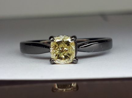 Кольцо с бриллиантом 0.51 карата