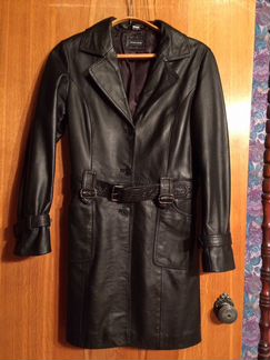 Кожаное пальто с поясом 46-48