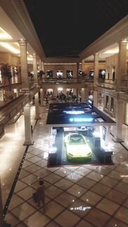 Часы напольные механически с боем резные К.Мозер